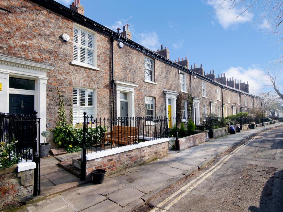 Bar Wall Cottage-City Wall Views-Sleeps 5 York Exterior photo
